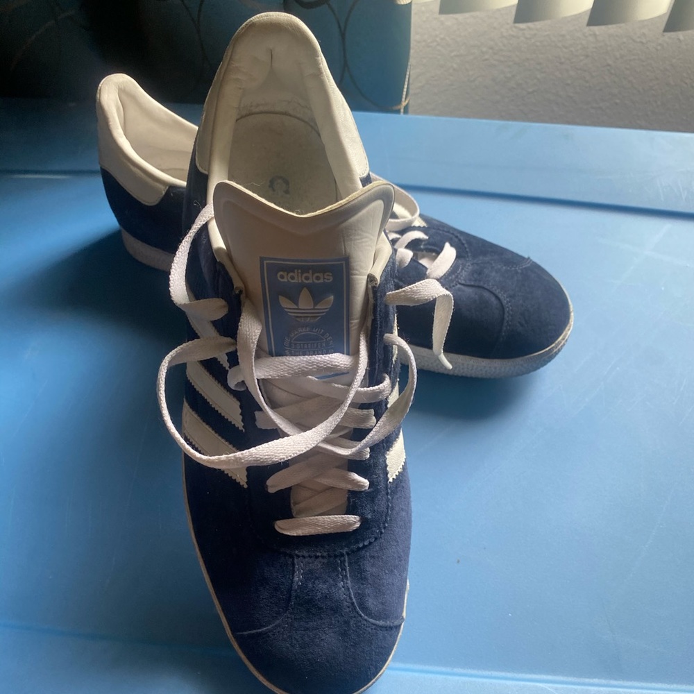 Adidas gazelle blue suede men’s 10.5
